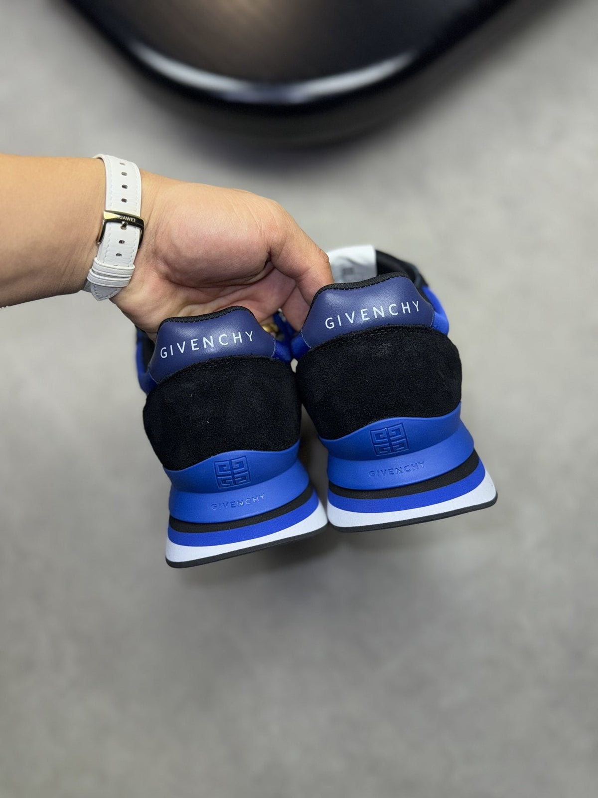 Givenchy Contrast-Trim Lace-Up Sneakers